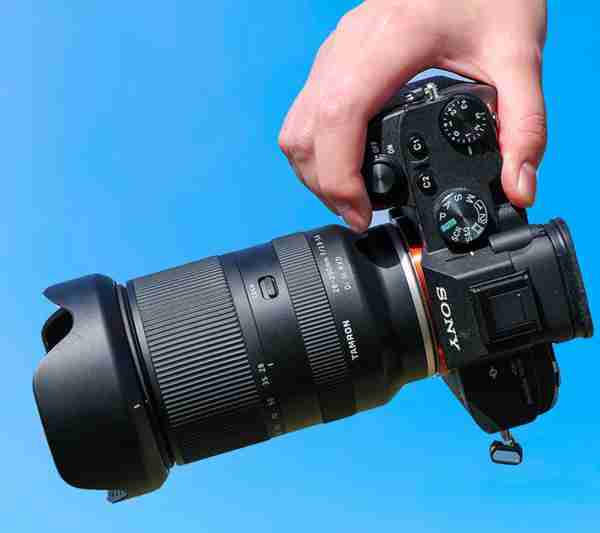  索尼富士两款相机完成注册 或为 A7 V 和一亿像素中画幅 