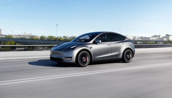 特斯拉两款主力车型周销量双双下滑:卖出17590辆