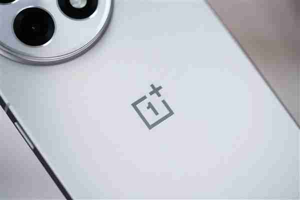 行业顶级1.5K直屏!一加Ace 5图赏