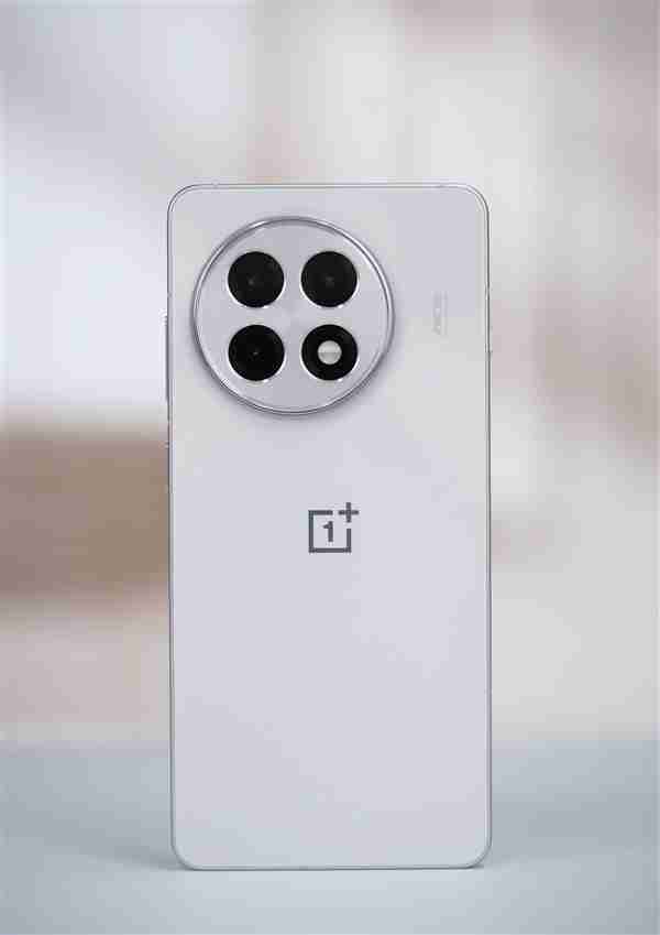 行业顶级1.5K直屏!一加Ace 5图赏