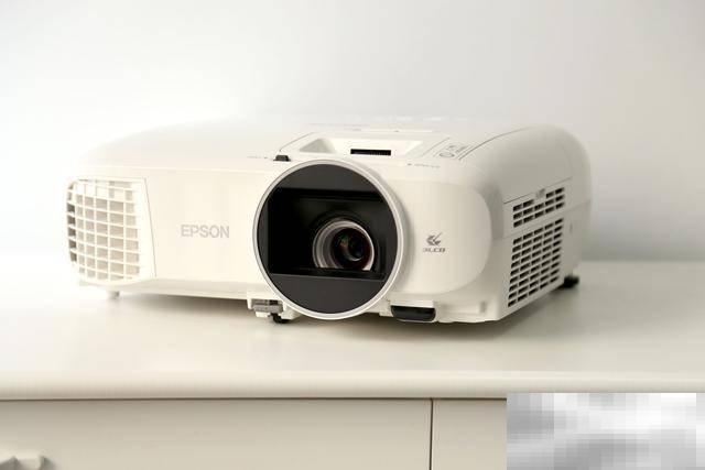 详解投影机短焦镜头与长焦镜头区别是什么