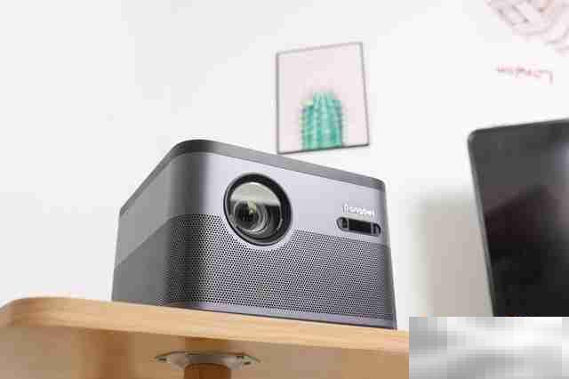 投影机镜头可以用酒精擦吗