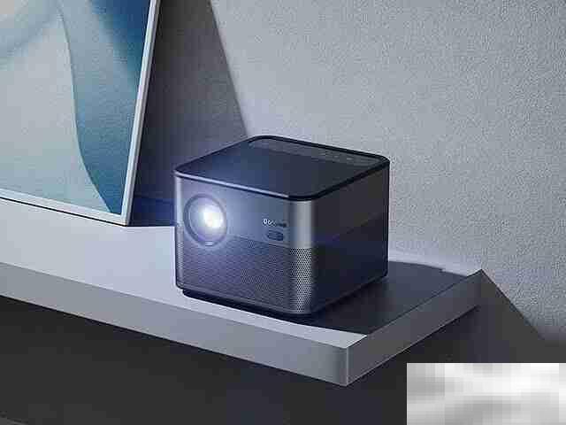 当贝F5和坚果J10S区别