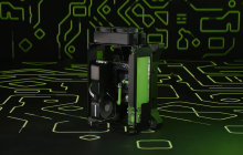 英伟达展示新双槽显卡设计，可能对应 RTX 50 系 FE 版本
