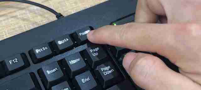 电脑键盘错乱怎么恢复正常(教你一招立马恢复键盘的使用)