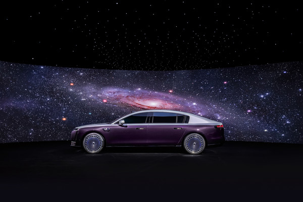 尊界S800闪耀春晚舞台 中国超豪华汽车实力究竟如何?