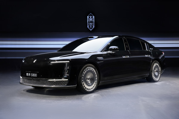 尊界S800中国超豪华汽车时代标杆上春晚,先锋技术定义新奢华