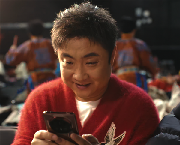 央视春晚“含华量”极高!华为Mate 70、Mate X6、三折叠等手机亮相