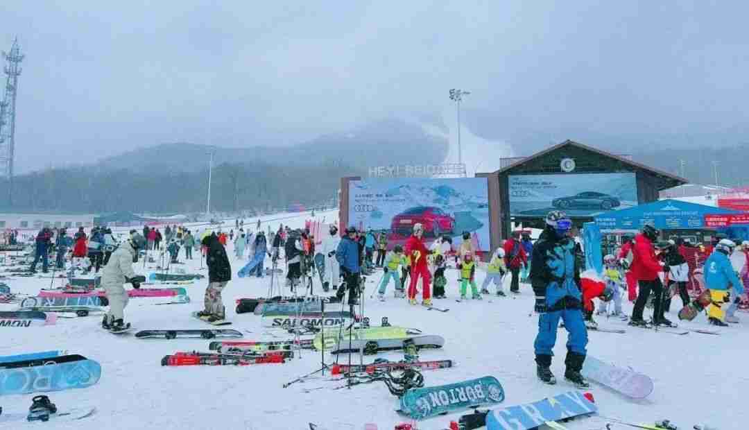 为滑雪买套房，“雪友”带飞万亿冰雪产业