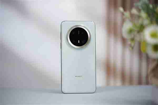 最新安卓手机好评榜出炉:华为Mate 70 Pro+稳居榜一