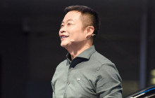 何小鹏提交建议：“推动在停车场开展低速无人驾驶” 　