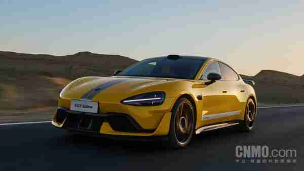 曝小米一门店周末2天卖出100多台汽车 SU7 Ultra也火了