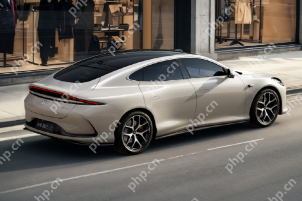 全新智己L6正式上市 预售价21.99万元起 标配四轮转向