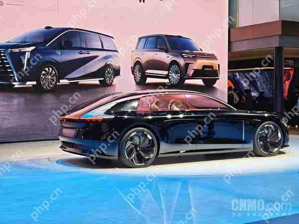 昊铂猎装概念车EARTH大地亮相上海车展 造型帅气科幻感十足