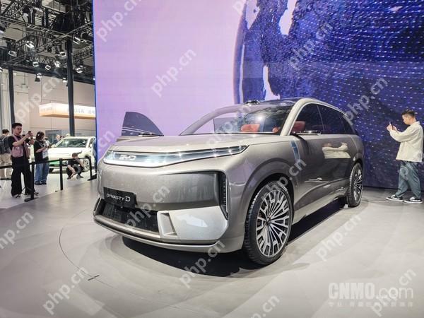 比亚迪两款概念车上海车展首秀 代表比亚迪未来设计