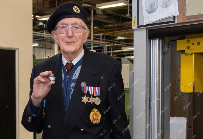 Royal Mint lance des pièces commémoratives honorant le jour VE