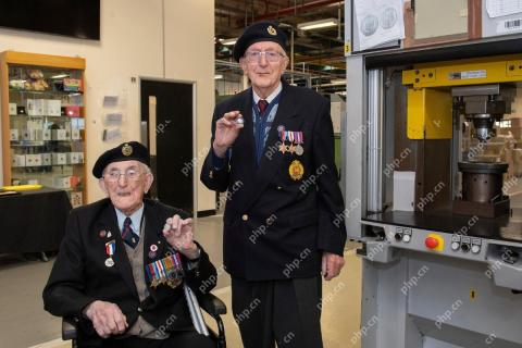 La Royal Mint lance des pièces commémoratives pour honorer la journée VE, marquant le 80e anniversaire de la fin de la Seconde Guerre mondiale.