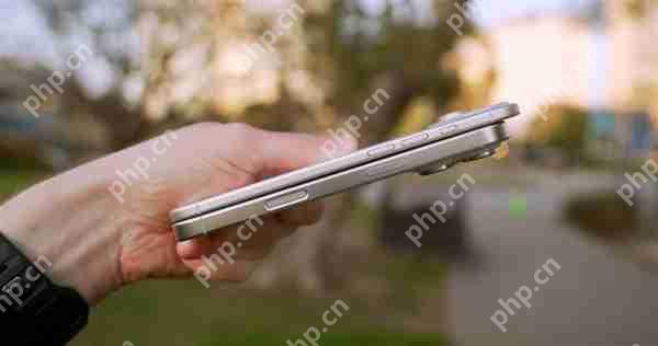 苹果iPhone 17全系机模上手：Air新机薄到极致