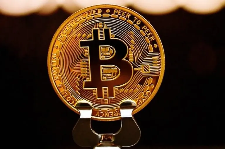 Un éminent politicien pro-virtuel (crypto-monnaie), la sénatrice Cynthia Lummis, a exprimé ses préoccupations concernant les questions fiscales.