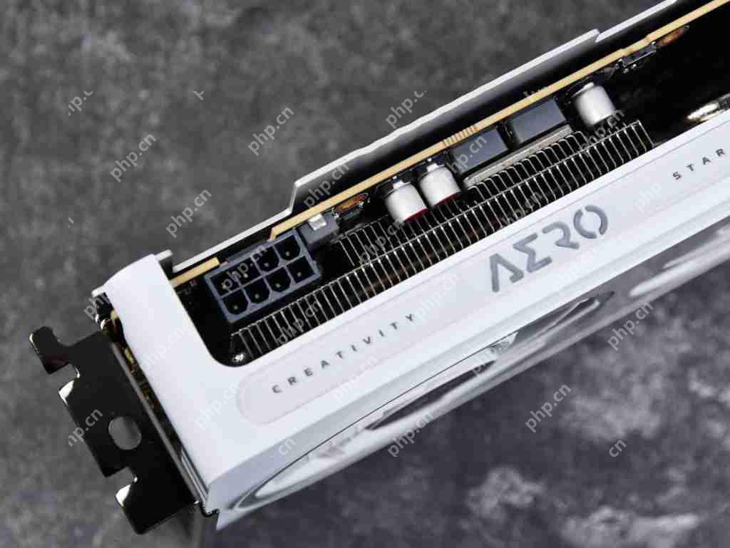  低成本纯白装机方案必选！技嘉 GeForceRTX 5060 AERO OC 8GB 雪鹰首测 