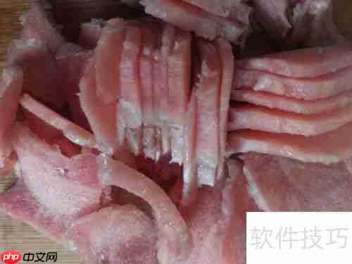 健美食谱：芹菜炒鸭肉的做法