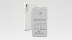 This eReader Is the Size of a Phone, and It's on Sale