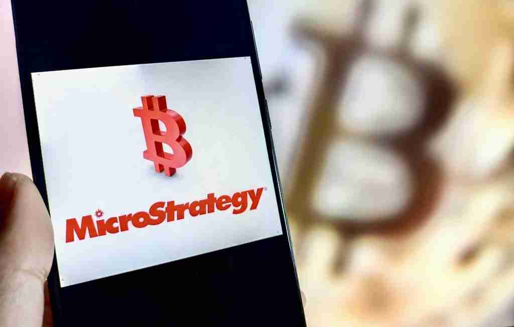 策略在比特币上花费1.1亿美元，持有582,000 BTC