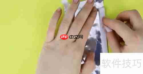 教你在家中为芭比娃娃打造一个可爱的试衣镜