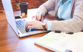 From Adoption To Advantage: 10 Trends Shaping Enterprise LLMs In 2025