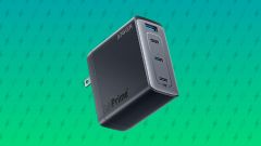 Pengecas USB-C USB-C yang berkuasa 150W hampir separuh sekarang