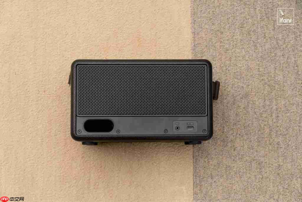 Marshall Kilburn III 体验：50 小时超长续航，在「便携音箱」属性下的一次踏实升级 