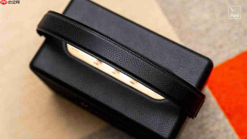 Marshall Kilburn III 体验：50 小时超长续航，在「便携音箱」属性下的一次踏实升级 