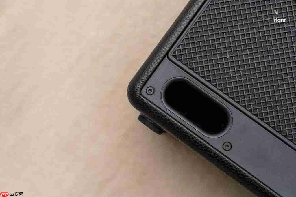 Marshall Kilburn III 体验：50 小时超长续航，在「便携音箱」属性下的一次踏实升级 