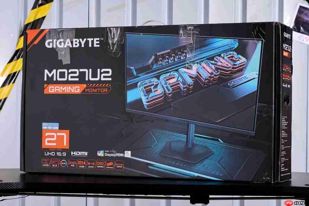  技嘉 MO27U2 显示器深度评测：27 英寸 4K QD-OLED，小尺寸旗舰的新标杆 