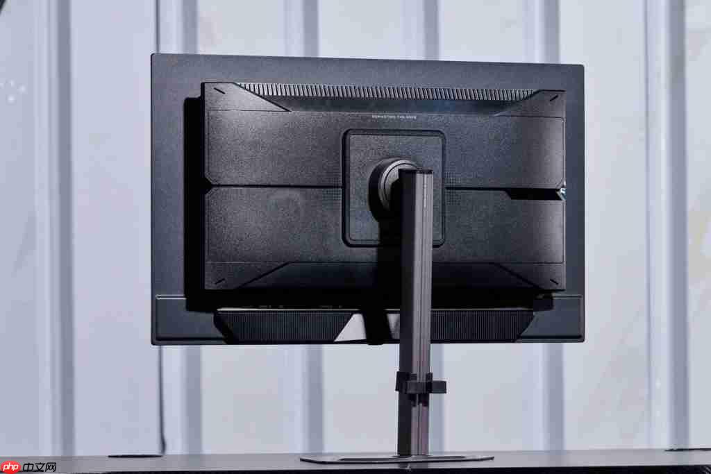  技嘉 MO27U2 显示器深度评测：27 英寸 4K QD-OLED，小尺寸旗舰的新标杆 
