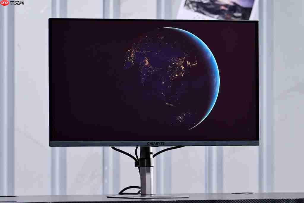  技嘉 MO27U2 显示器深度评测：27 英寸 4K QD-OLED，小尺寸旗舰的新标杆 