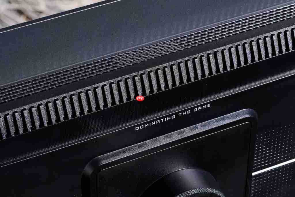  技嘉 MO27U2 显示器深度评测：27 英寸 4K QD-OLED，小尺寸旗舰的新标杆 