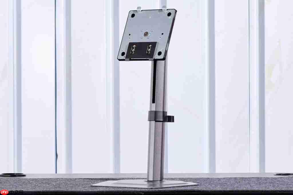  技嘉 MO27U2 显示器深度评测：27 英寸 4K QD-OLED，小尺寸旗舰的新标杆 