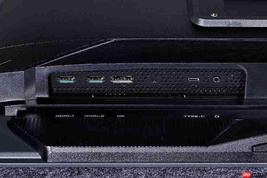  技嘉 MO27U2 显示器深度评测：27 英寸 4K QD-OLED，小尺寸旗舰的新标杆 