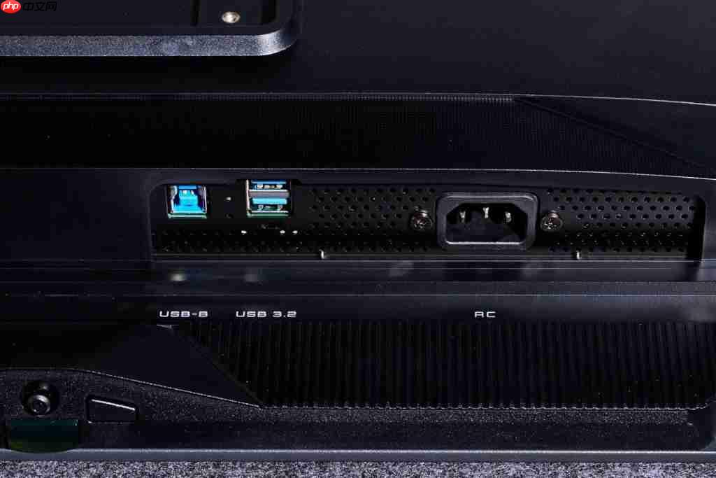  技嘉 MO27U2 显示器深度评测：27 英寸 4K QD-OLED，小尺寸旗舰的新标杆 