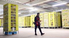 Amazon's Millionth Warehouse Robot Is Here And It's Getting Smarter