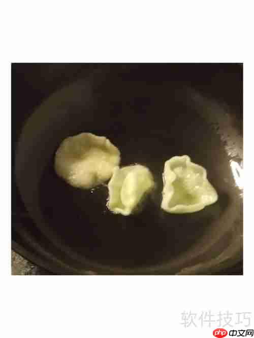 学会这个烹炸虾片零食的做法，酥脆鲜香太好吃