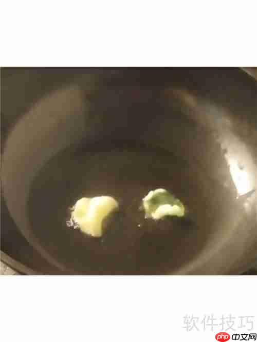 学会这个烹炸虾片零食的做法，酥脆鲜香太好吃