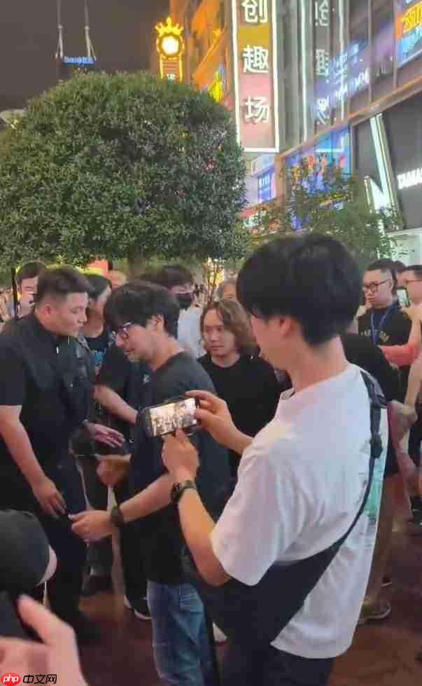 小岛秀夫抵达上海 多名玩家在百联ZX偶遇本人