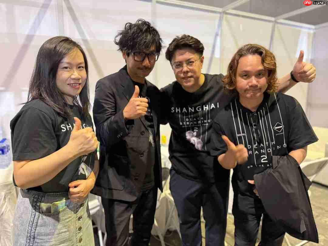 小岛和《死亡搁浅2》中配演员曹真、徐慧合影 点赞留念