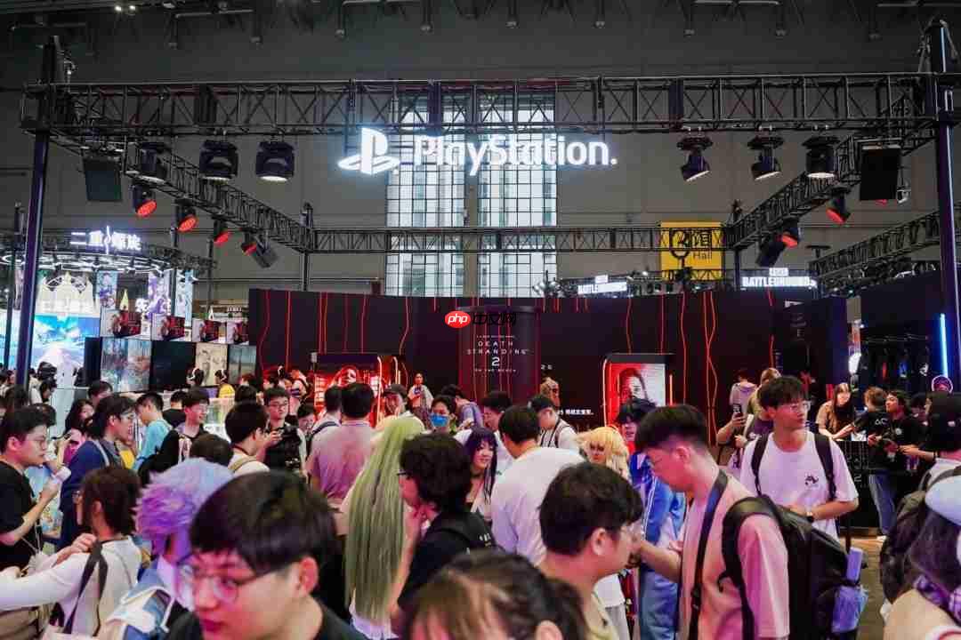 小岛和《死亡搁浅2》中配演员曹真、徐慧合影 点赞留念