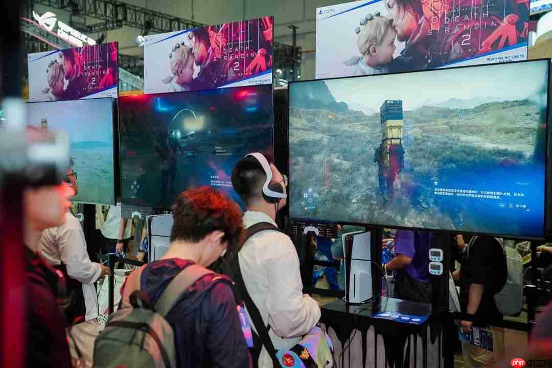 小岛和《死亡搁浅2》中配演员曹真、徐慧合影 点赞留念