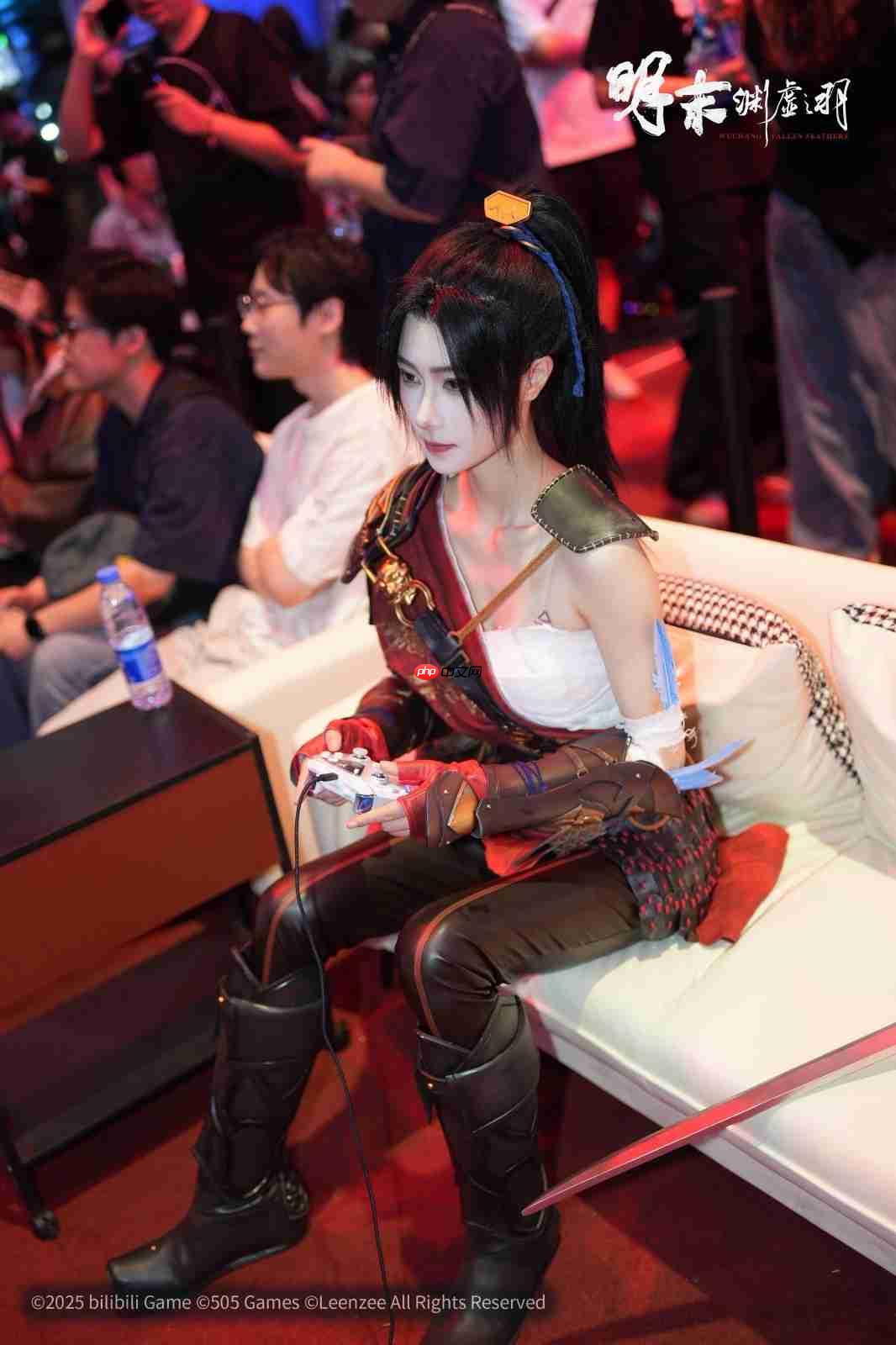 《明末:渊虚之羽》BW现场图 美女Cos女主无常人气足