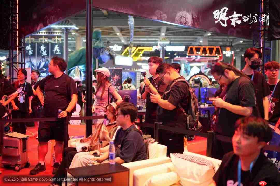 《明末:渊虚之羽》BW现场图 美女Cos女主无常人气足