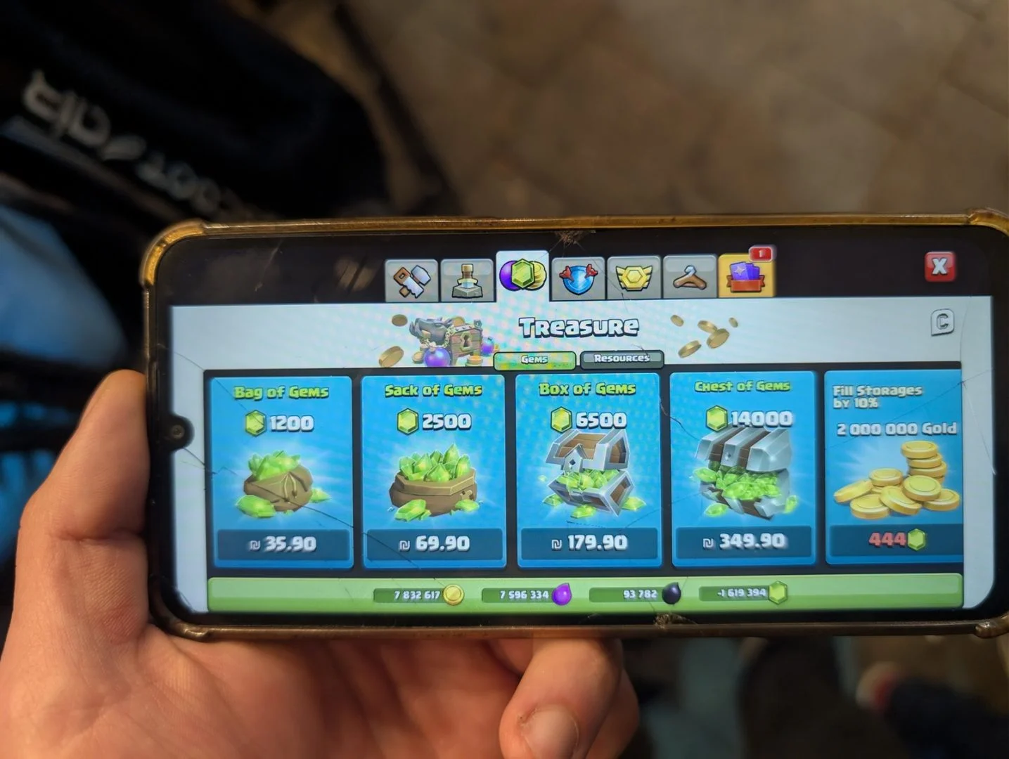 热门手游《部落冲突》玩家晒负资产 氪金货币变成负160万